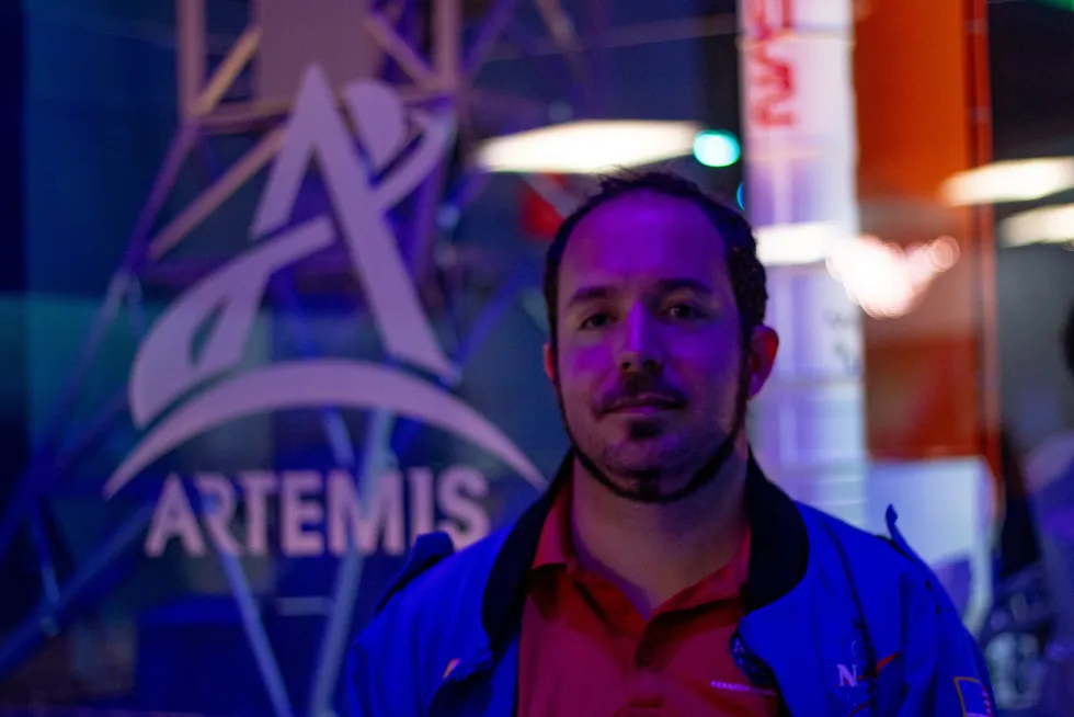 Ingeniero catalán es seleccionado como controlador de vuelo para las próximas expediciones de la NASA a la Luna